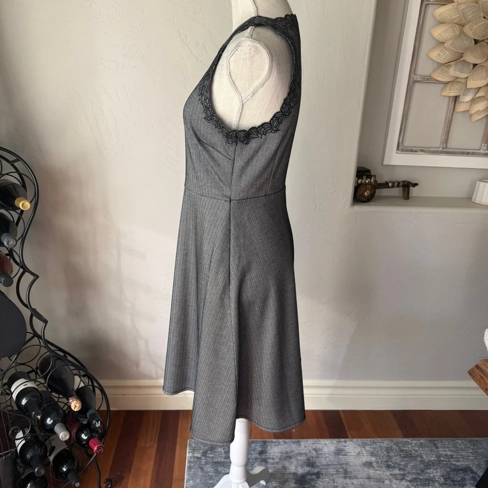 Banana‎ Republic Dress Womens Dark Gray Fit & Flay with Floral Embroidery Midi 6